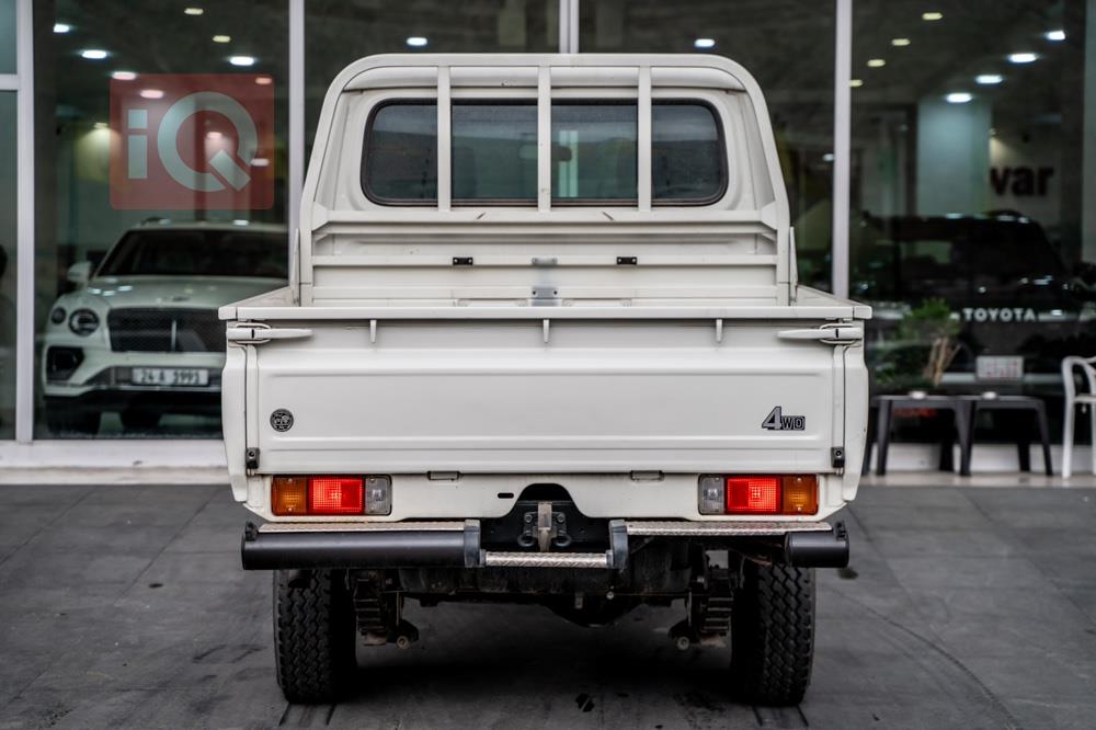 Toyota Land Cruiser Pickup